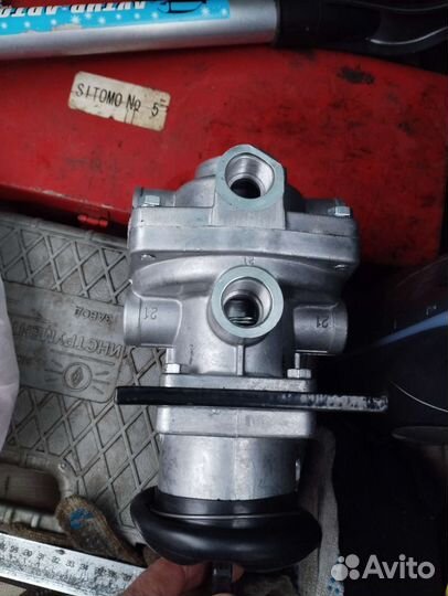 Кран тормозной