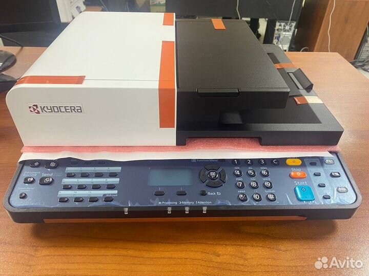 Автоподатчик с панелью управления Kyocera M2040dn