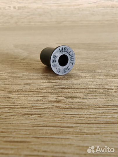 Втулка с резьбой