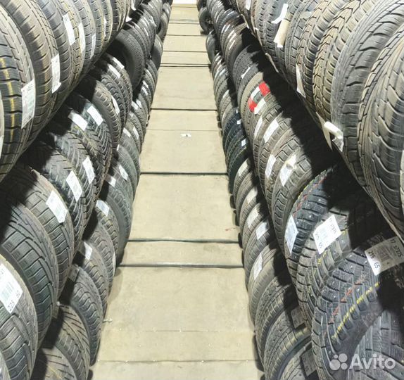 Bridgestone Blizzak Revo GZ 215/45 R18 Y