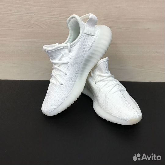 Кроссовки Adidas Yeezy boost 350 летние белые