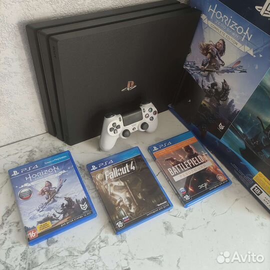Sony PS4 PRO 1TB (4 игры)