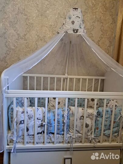 Детская кроватка с балдахином,матрасом и бортиками