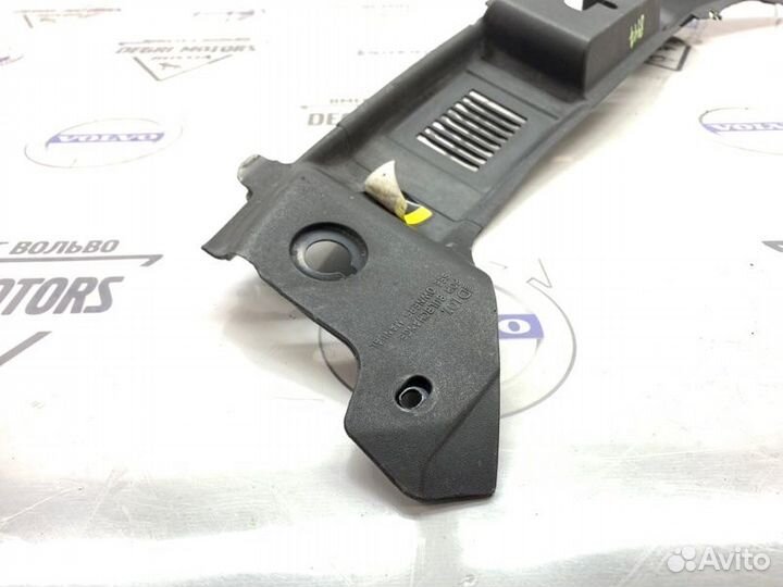 Накладка замка капота Volvo C30 S40 V50 2.4 5 CYL
