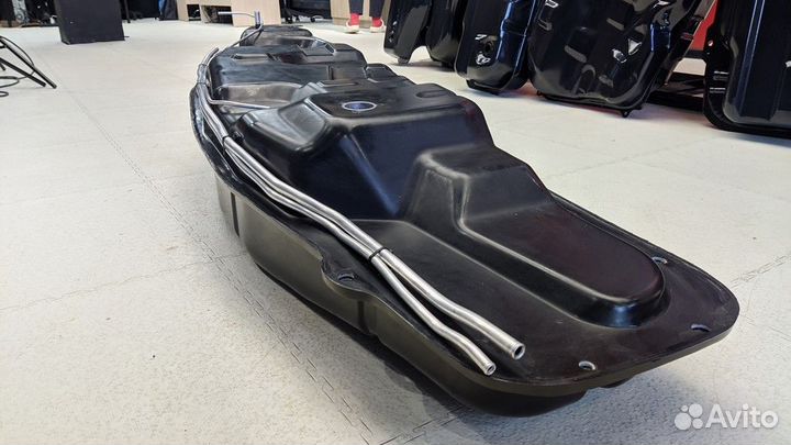 Бак Mitsubishi Pajero 4 из композита с трубками