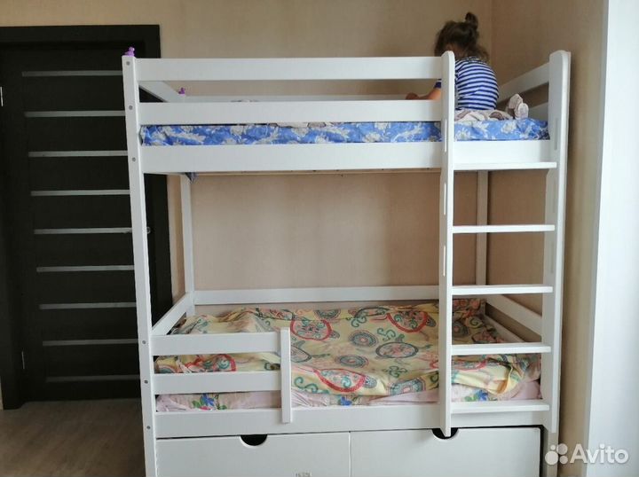 Детская кровать с лестницей