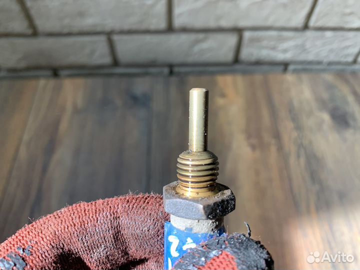 Nissan Patrol (Y62) Датчик температуры масла