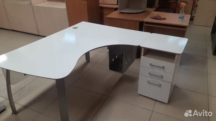 Столы Narbutas Литва Б.У. Этот товар в Екатеринбур