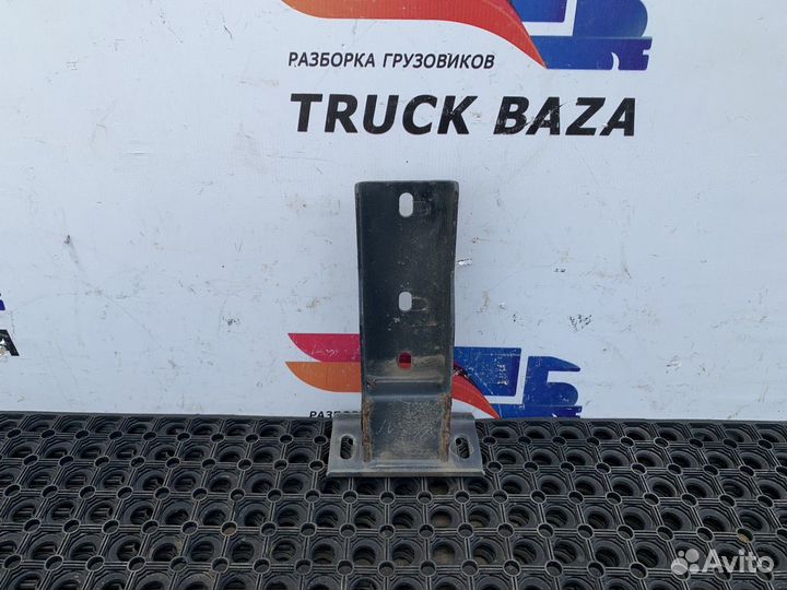 Кронштейн усилителя бампера Iveco Stralis