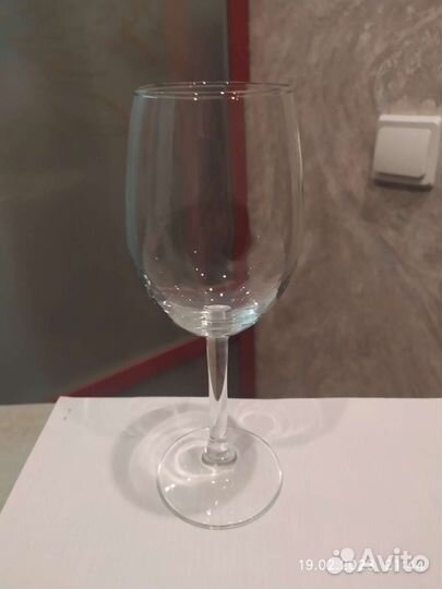 Бокалы и фужеры