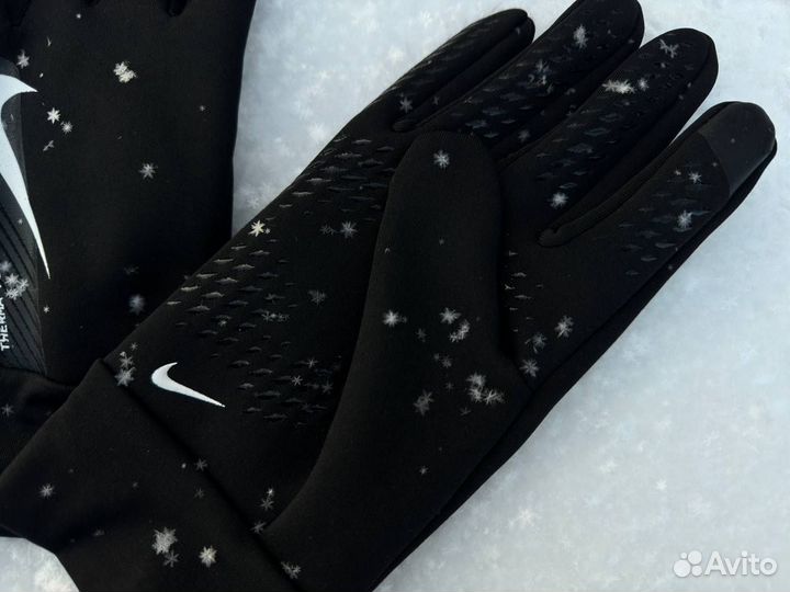 Перчатки Nike HyperWarm спортивные