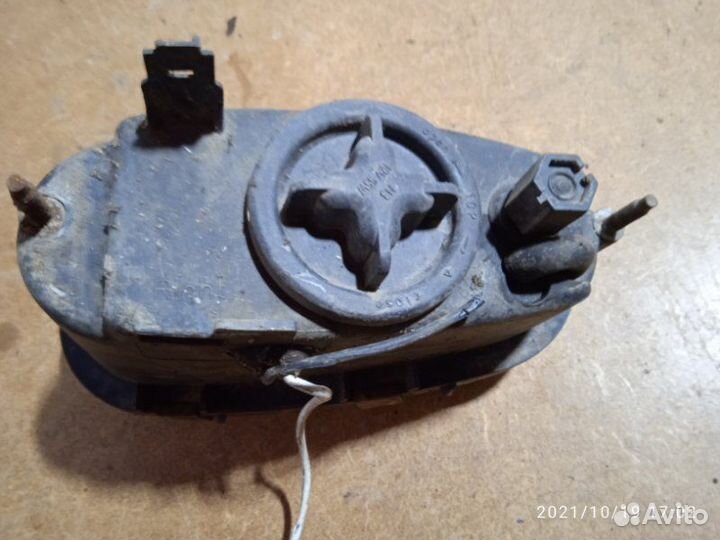 Фара противотуманная правая Zaz Chance 1 2010