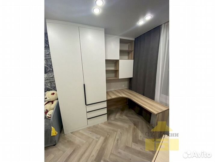 Угловой шкаф