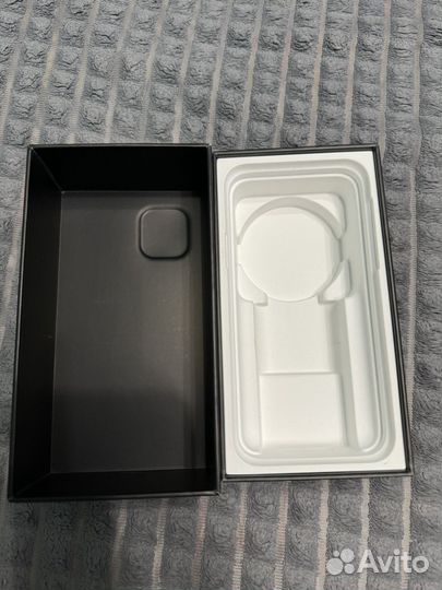 Коробка от iPhone 11 pro gold 64gb