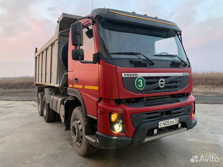 Водитель самосвала