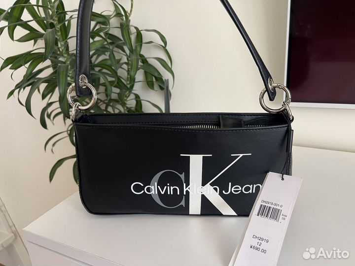 Сумка в стиле Calvin Klein