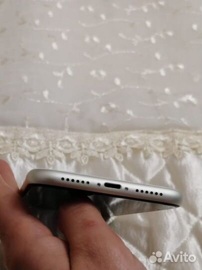 Телефон iPhone 11