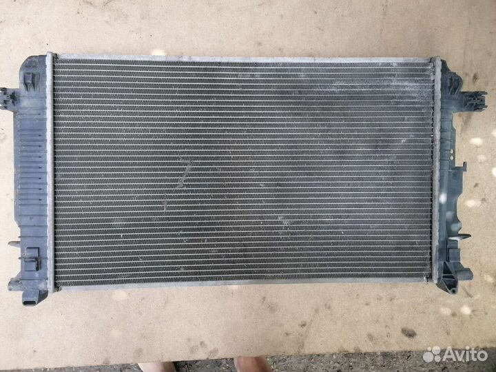 Радиатор охлаждения Мерседес sprinter 906