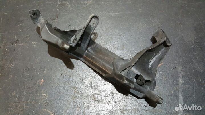 Кронштейн переднего бампера Porsche Cayenne 957