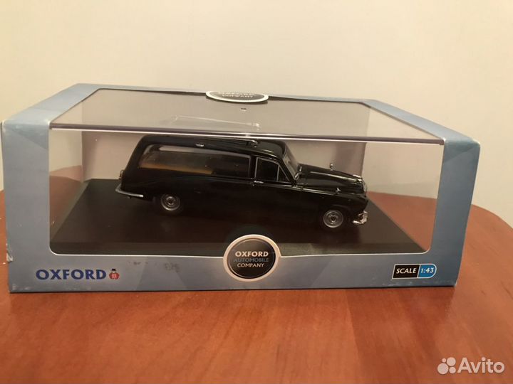 Daimler DS420 Black Hearse