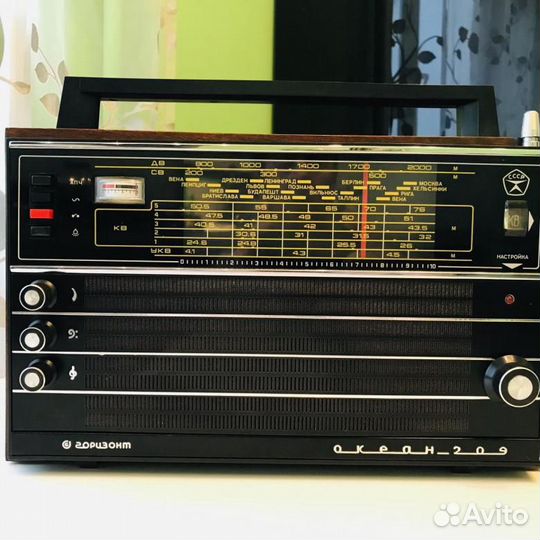 Портативный советский радиоприемник (аспп-2-2)