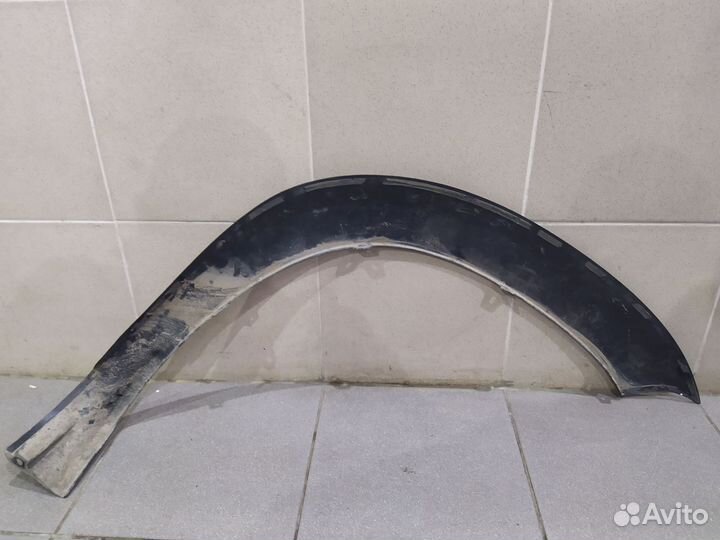 Накладка крыла левая перредняя Renault 82 01 653 1