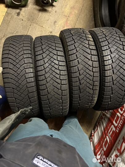 Pirelli Ice Zero FR 185/65 R15 92T