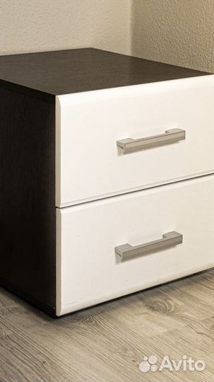 Тумба прикроватная