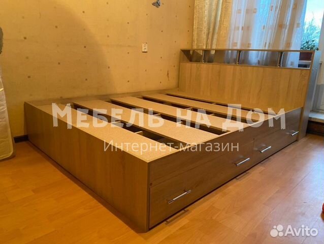 Кровать
