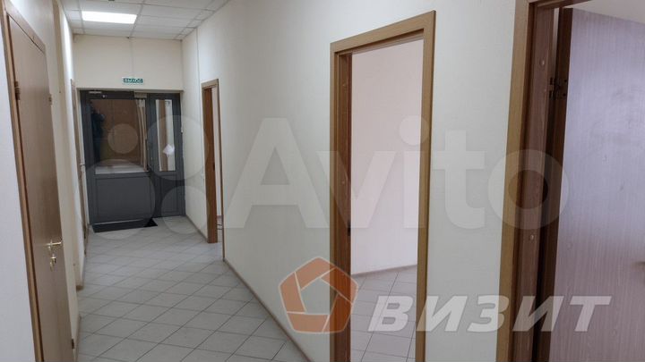 Торговая площадь в бц Партизан напротив входа 62м²