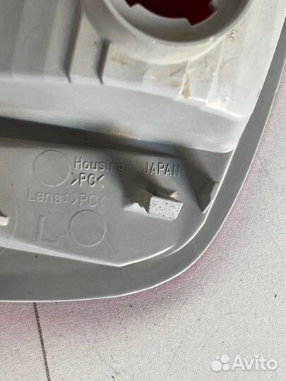 Отражатель бампера задний правый Toyota Land