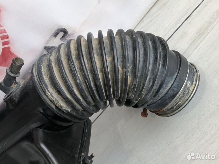 Lexus GX470 Резонатор воздушного фильтра