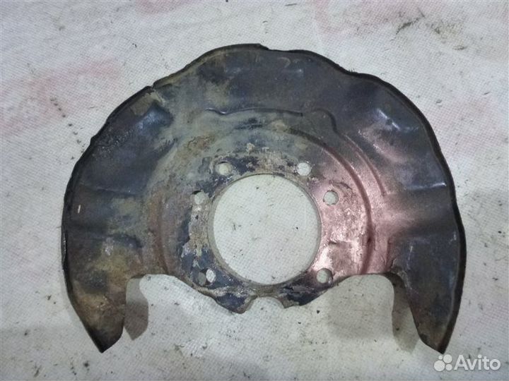 Пыльник передний левый Toyota Prius NHW20 1nzfxe