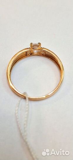 Золотое кольцо с камнем 17,5р