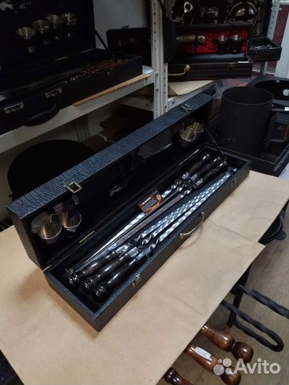 Подарочный набор шампуров в чемодане