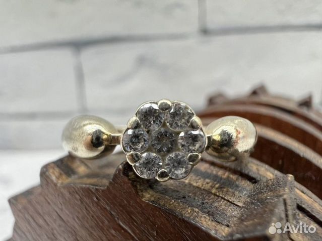 Золотое кольцо 585 пробы массой 2.38 грамма (Р17)