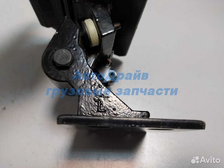 Петля двери Ман Тга Man Tga