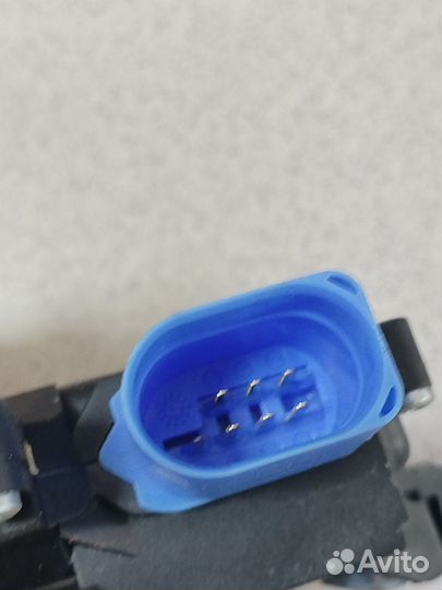 Замок двери задний правый левый