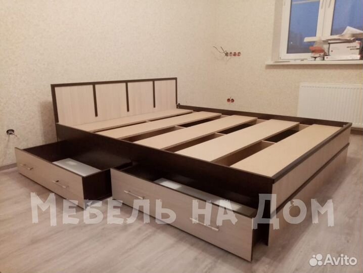 Кровать
