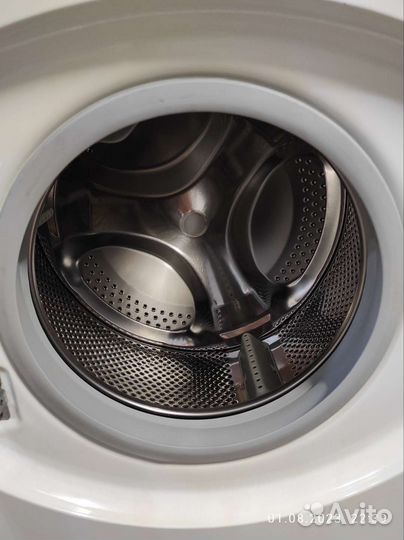 Стиральная машина Ariston avsd 127