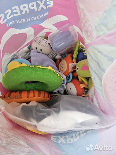 Для Семена.Детские игрушки до 1 года пакетом