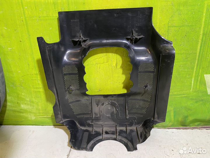 Крышка двигателя Mazda 6 GG Volkswagen Passat B5