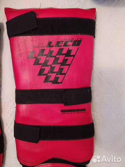 Шлем. Перчатки. Наколенники. Тхэквондо