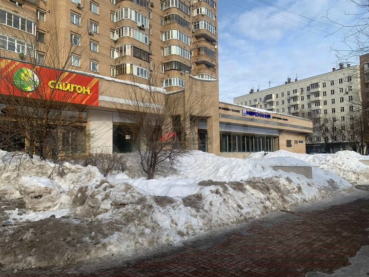 Сдам торговое помещение, 207 м²