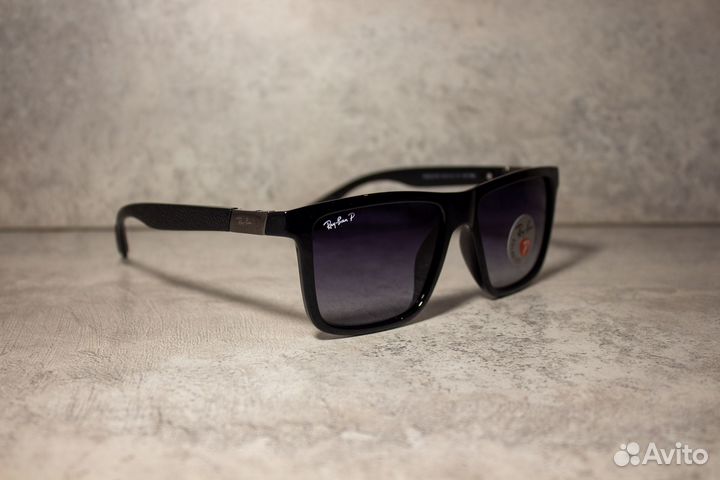 Солнцезащитные очки Ray Ban