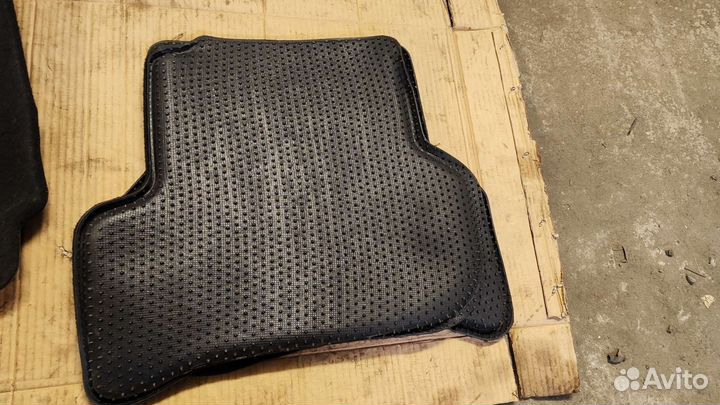 Автомобильные коврики Golf Plus