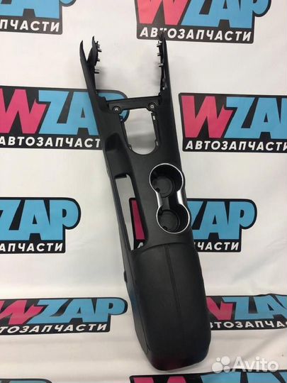 Консоль салона (центральная часть) Ford Mustang