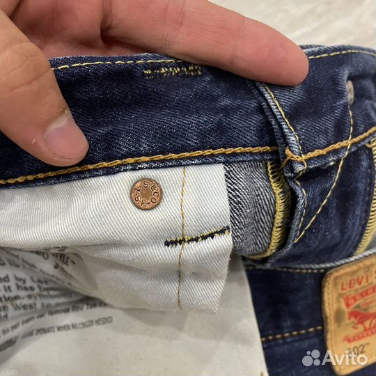 Джинсы levis