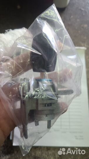 Личинка двери форд фокус 2 2008г