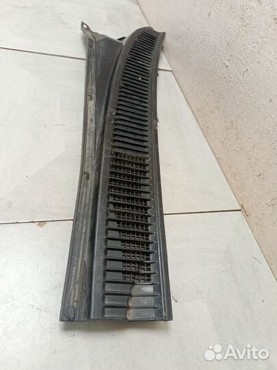 Водосток лобового стекла (жабо)